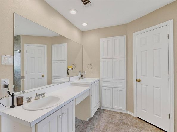 6617  Whitley Road , Watauga Texas 76148