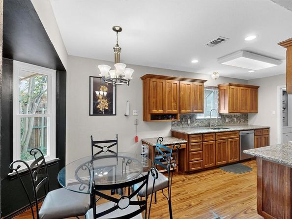 6617  Whitley Road , Watauga Texas 76148