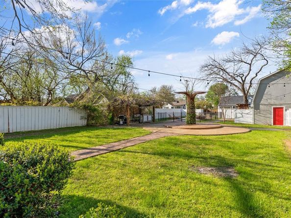 811 N Church Street , McKinney Texas 75069