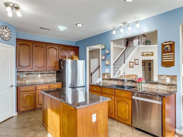 1011  Andromeda Way , Arlington Texas 76013