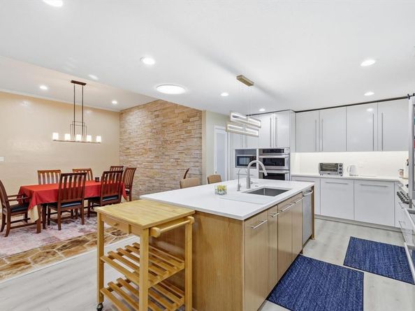 7736  Lone Moor Circle , Dallas Texas 75248