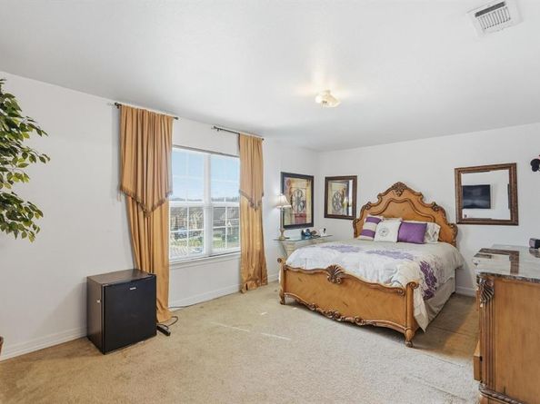 2209  Upcreek Court , Dallas Texas 75253