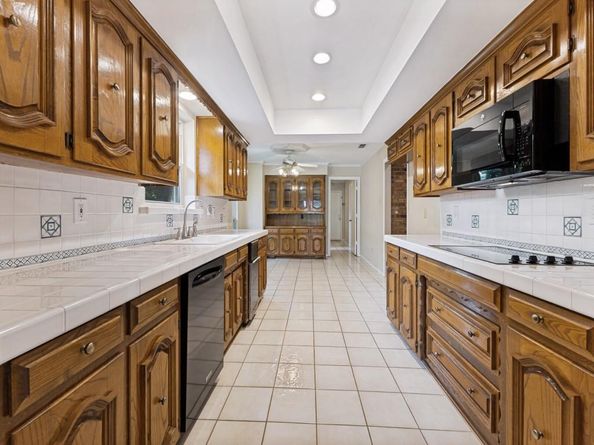 8826  Flint Falls Drive , Dallas Texas 75243