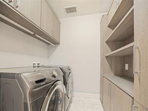3130 N Harwood Street  905, Dallas Texas 75201