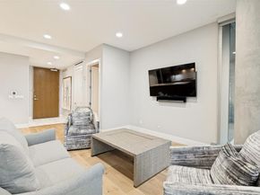 3130 N Harwood Street  905, Dallas Texas 75201