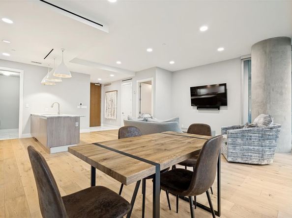 3130 N Harwood Street  905, Dallas Texas 75201