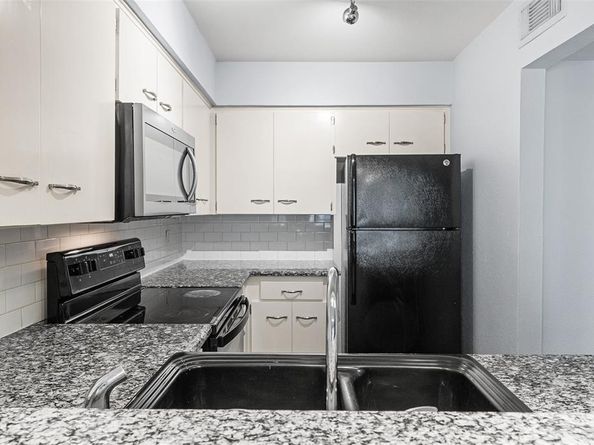 5881  Preston View Boulevard  111, Dallas Texas 75240