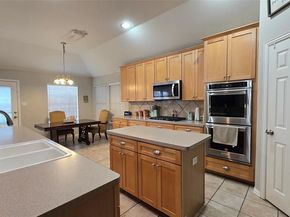 16  Mary Lou Court , Mansfield Texas 76063