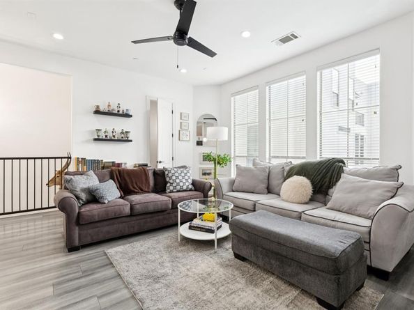 2100 N Fitzhugh Avenue  D, Dallas Texas 75204