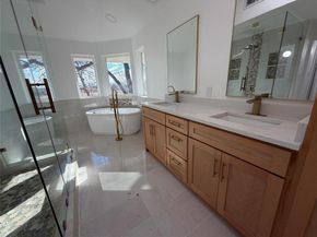 129  Oak Trail , Burleson Texas 76028
