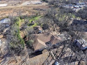 129  Oak Trail , Burleson Texas 76028