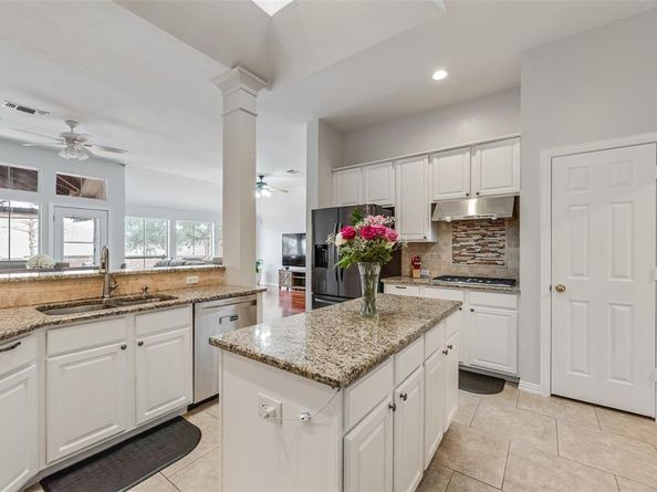 2031  Vintage Circle , Corinth Texas 76210