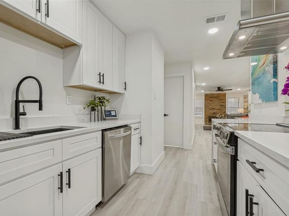 10635  Stone Canyon Road  19, Dallas Texas 75230