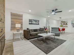 10635  Stone Canyon Road  19, Dallas Texas 75230