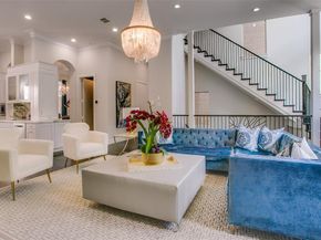 2211  Worthington Street , Dallas Texas 75204