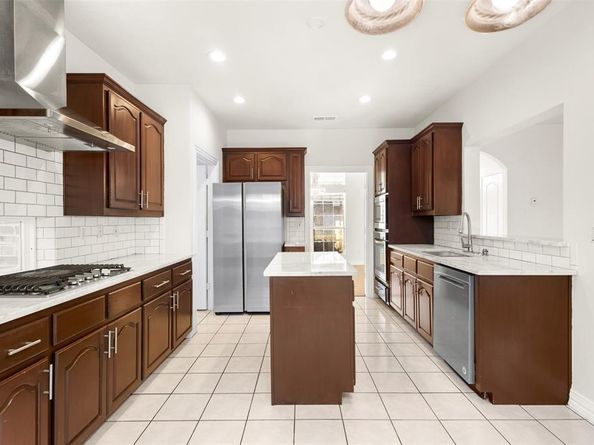 1228  Colby Court , Irving Texas 75060