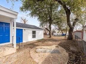 1218  Tarpley Avenue , Dallas Texas 75211