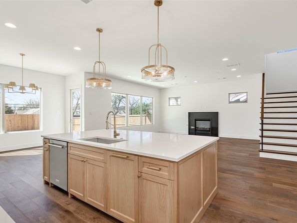 1107  Mount Auburn Avenue , Dallas Texas 75223