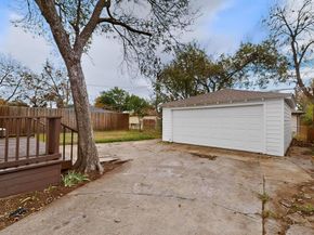 2812  San Medina Avenue , Dallas Texas 75228