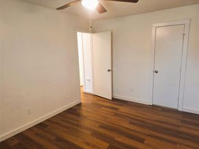 111 E Rogers Street , Arlington Texas 76011