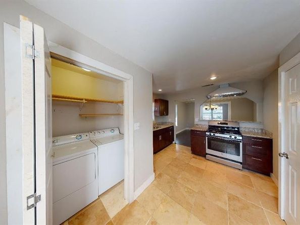126  Neches  , Dallas Texas 75208