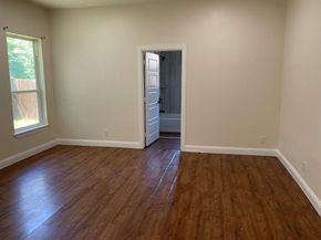 3423 S Harwood Street , Dallas Texas 75215