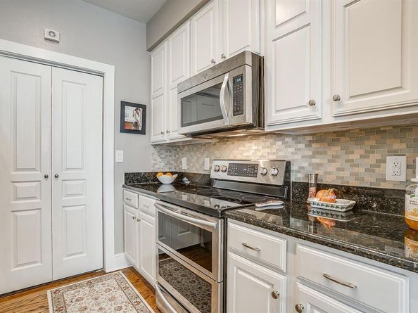 3333  Darcy Street  2203, Fort Worth Texas 76107