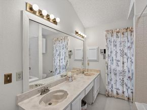 511  Red Coat Lane , Arlington Texas 76002