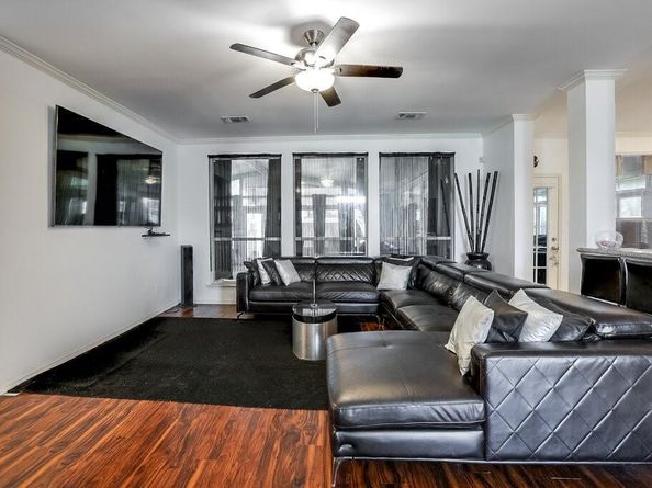 706  Gentry Drive , Arlington Texas 76018