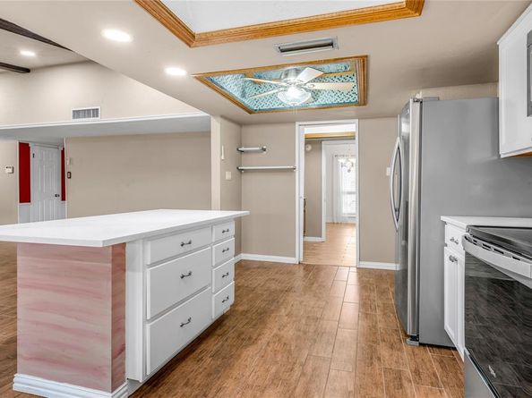 1813  Dodge Trail , Grand Prairie Texas 75052