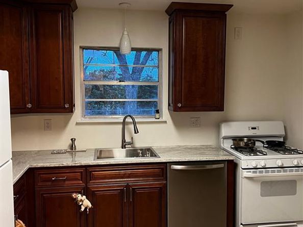 329 N Brighton Avenue , Dallas Texas 75208