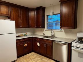 329 N Brighton Avenue , Dallas Texas 75208