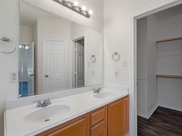 1030  Estates Drive , Kennedale Texas 76060