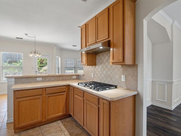 1030  Estates Drive , Kennedale Texas 76060