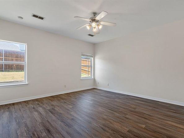 1030  Estates Drive , Kennedale Texas 76060