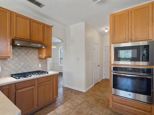 1030  Estates Drive , Kennedale Texas 76060