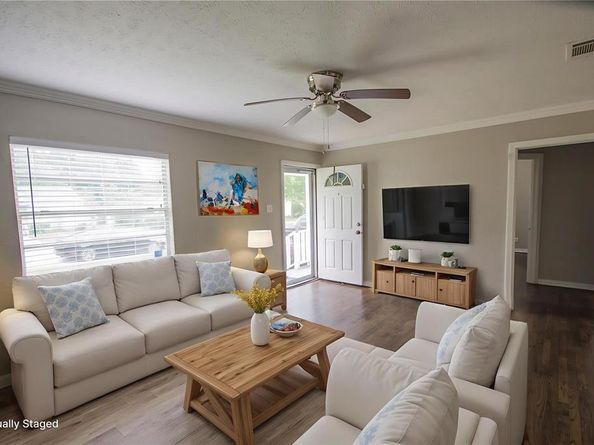 1109  Edgefield Drive , Garland Texas 75040