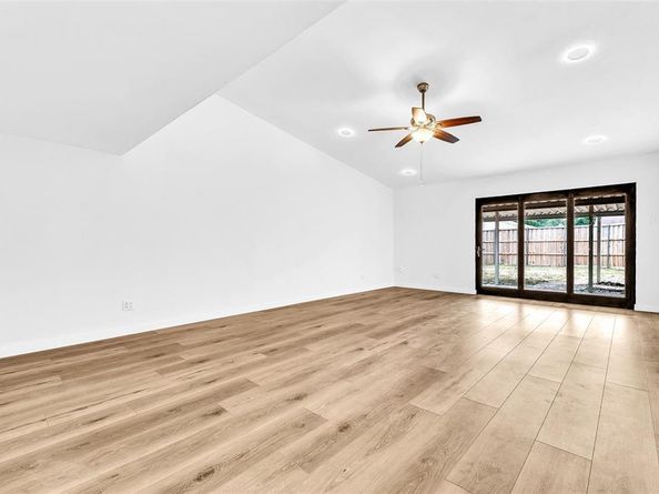 2718  Branch Oaks Drive , Garland Texas 75043