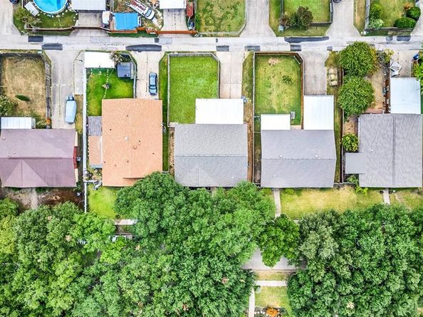 2718  Branch Oaks Drive , Garland Texas 75043