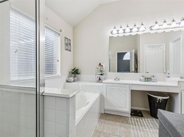301  Hudson Falls Drive , Arlington Texas 76002