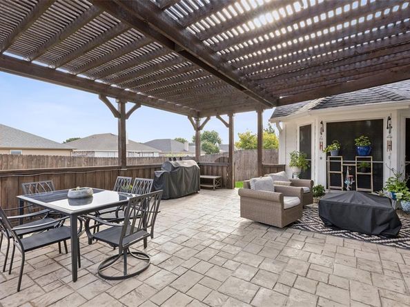 301  Hudson Falls Drive , Arlington Texas 76002
