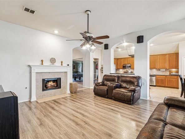301  Hudson Falls Drive , Arlington Texas 76002