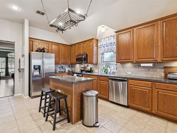 301  Hudson Falls Drive , Arlington Texas 76002