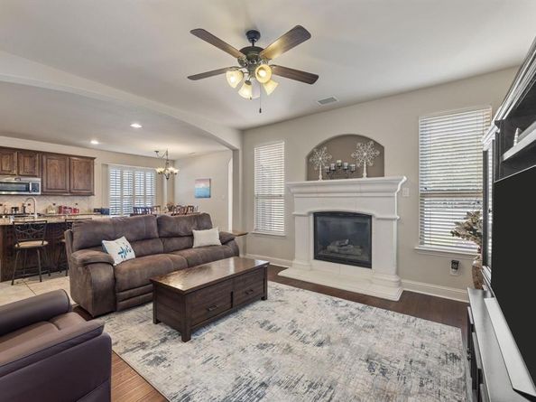 1424  Live Oak Lane , Savannah Texas 76227