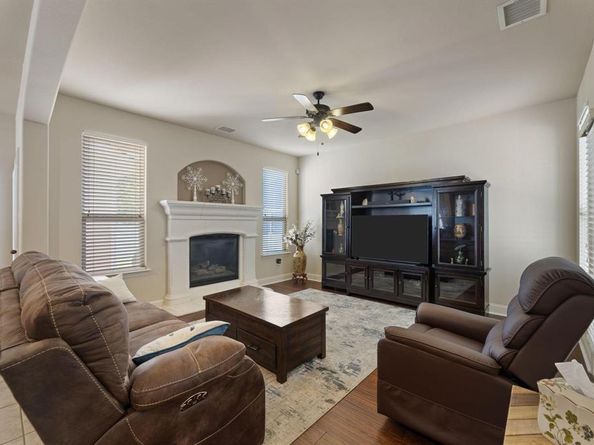 1424  Live Oak Lane , Savannah Texas 76227