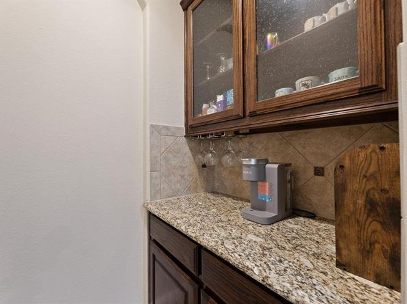 1424  Live Oak Lane , Savannah Texas 76227