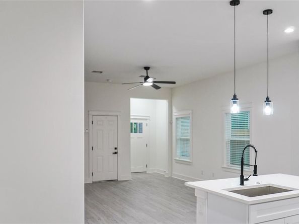 2662  Sutton Street , Dallas Texas 75210