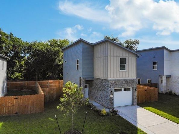 2662  Sutton Street , Dallas Texas 75210