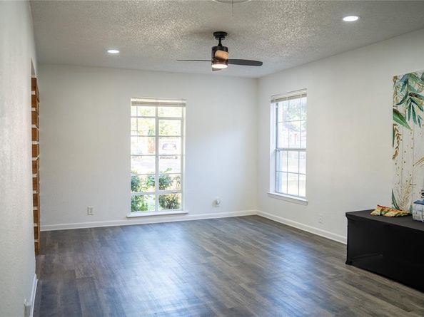 1014  Lucille Street , Irving Texas 75060
