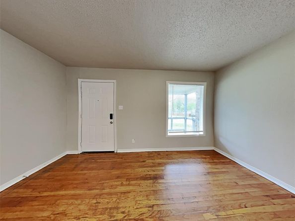 2624  Meaders Avenue , Fort Worth Texas 76112